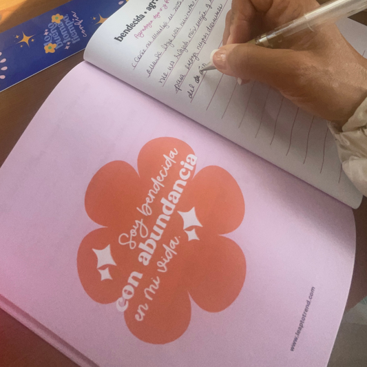 Gratitude Journal: Agradezco, dejo ir y fluyo